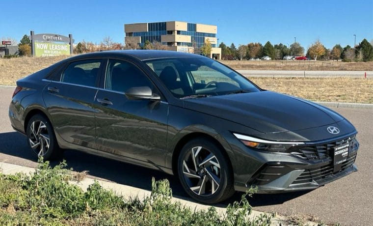 هيونداي إلنترا 2025